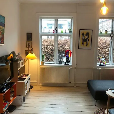 Ingolfs Alle With Porch And Garden Appartement Kopenhagen