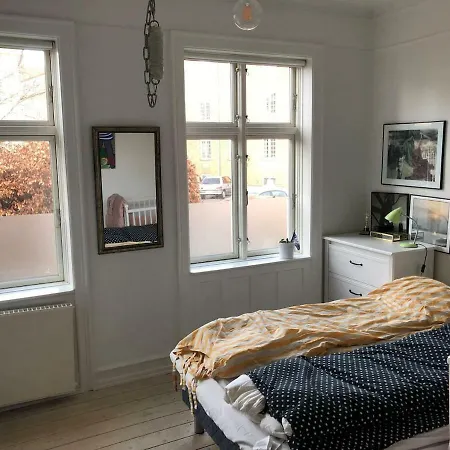 Appartement Ingolfs Alle With Porch And Garden